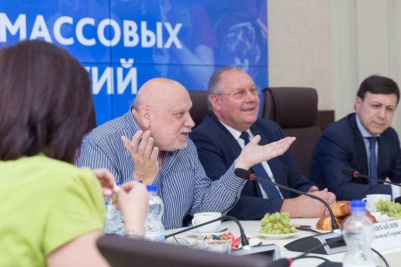 Александр Михайлов.