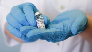 Еще в трех ТЦ Москвы открыли пункты вакцинации от коронавируса