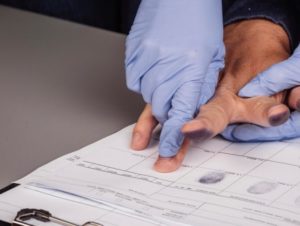 МВД России отказалось хранить отпечатки пальцев до 100 лет