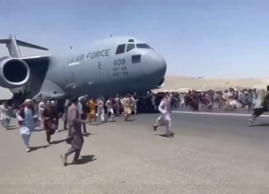 ВЗГЛЯД: Германия самолетами завозит к себе афганцев