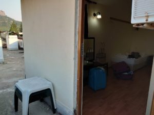 Заселили на крышу: Туристка рассказала об отдыхе в Турции