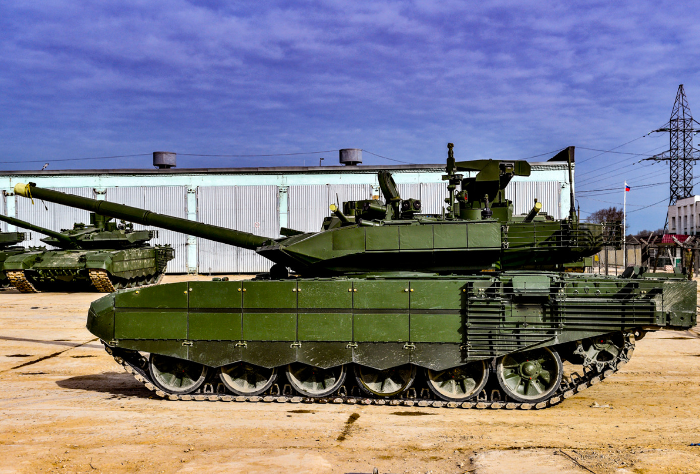 В Сети появились кадры работы двух танков Т-90М ВС РФ в ЛНР