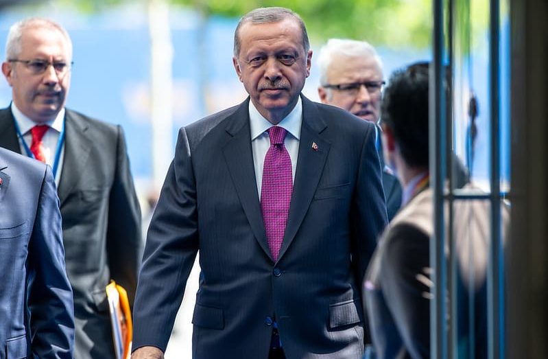 СМИ: Эрдоган обсудит с кабмином Турции процесс вступления Швеции в НАТО