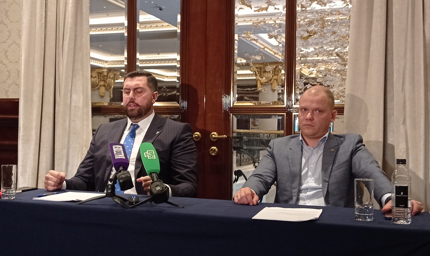 Александр Ионов (слева) и его адвокат Алексей Гавришев