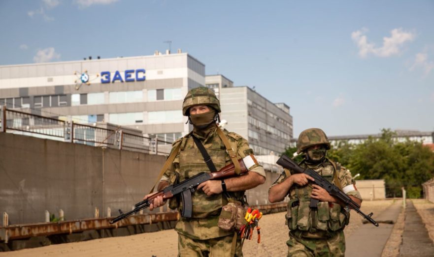 Гросси заявил, что эксперты МАГАТЭ слышат взрывы неподалеку от Запорожской АЭС