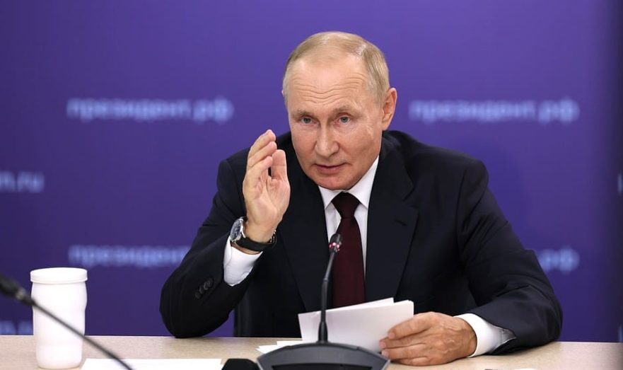 Песков ответил на вопрос о возможных переговорах Путина и Байдена