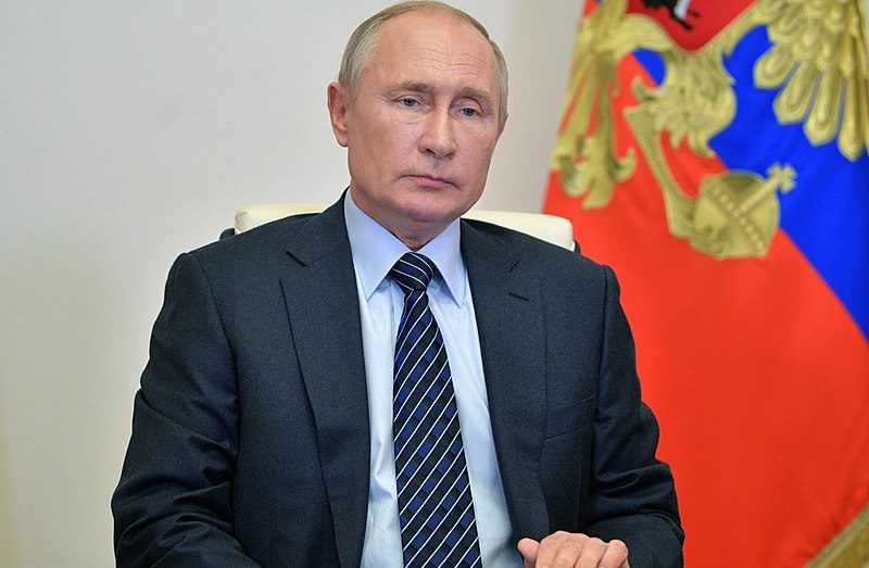 Владимир Путин поручил ФАС контролировать цены