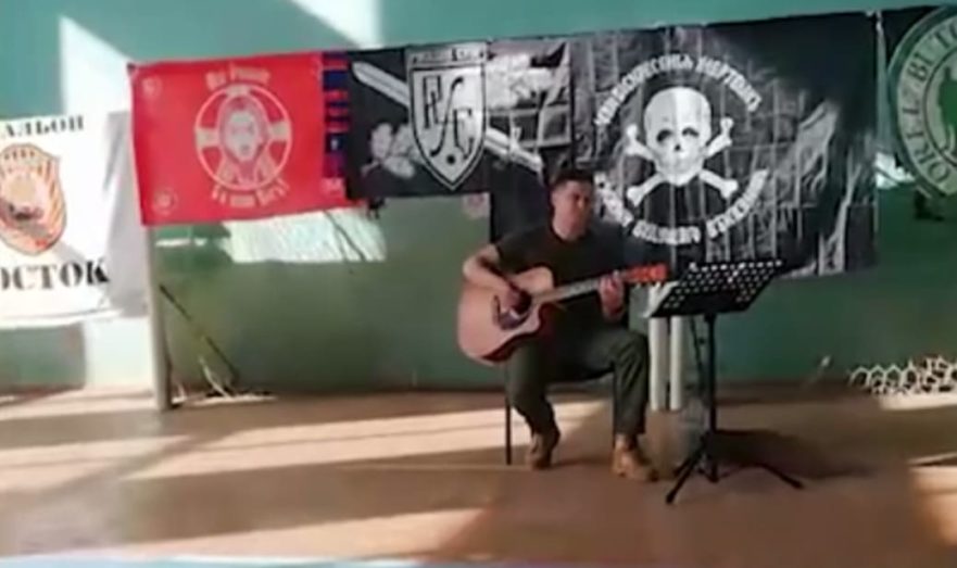 «Русский стяг» дал концерт на передовой в Донбассе