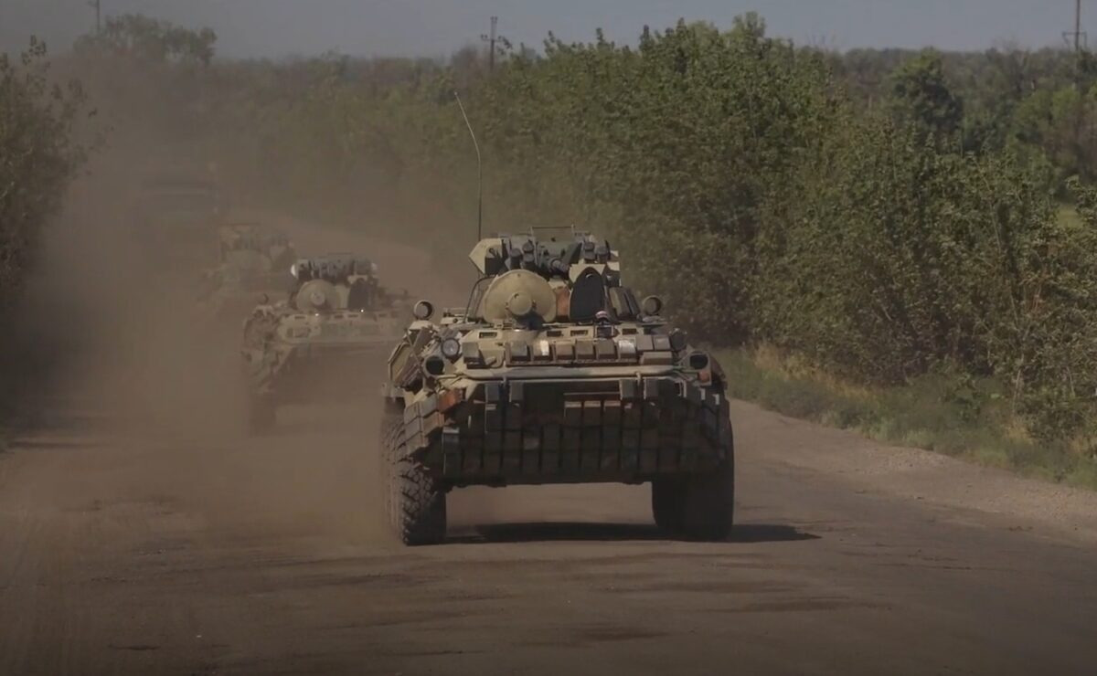 Появились кадры возвращения 35 русских военных домой из украинского плена