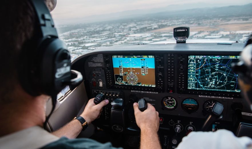 Что случилось с самолетами в США — авиаэксперт Гусаров объяснил, могли ли хакеры взломать систему оповещения пилотов
