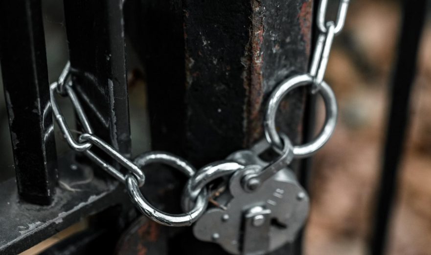 В Приморье арестовали 19-летнего подозреваемого в смертельном ДТП