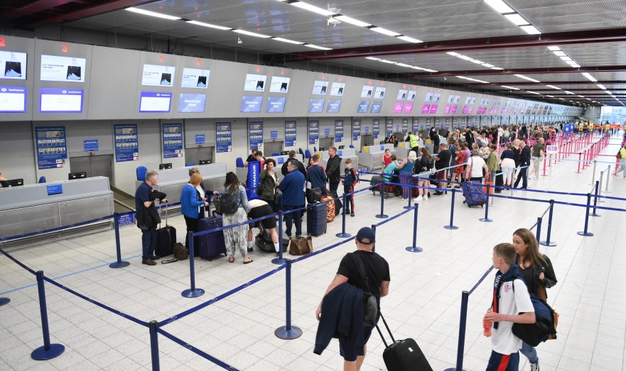 Московские аэропорты предупредили о возможных задержках рейсов из-за снегопада