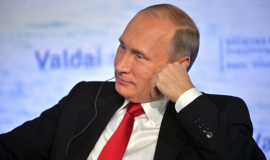 Путин посоветовал россиянам покупать отечественные товары