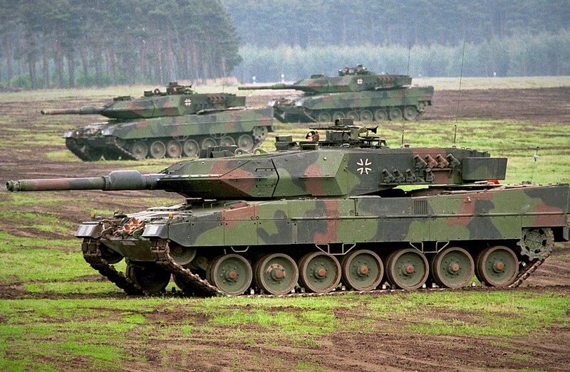 Кулеба заявил о готовности уже пяти стран передать Украине танки Leopard