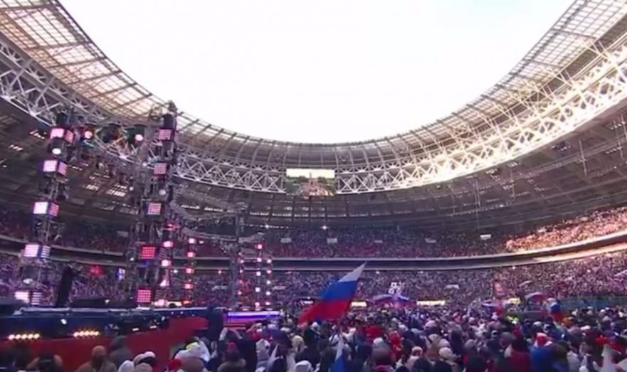 Более 80 тысяч человек пришли на масштабный митинг-концерт в «Лужниках»