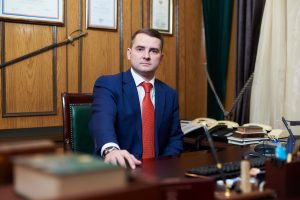 Нилов призвал полностью запретить вейпы в России