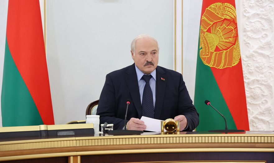Лукашенко: Белоруссия не планирует вмешиваться в жизнь соседних стран