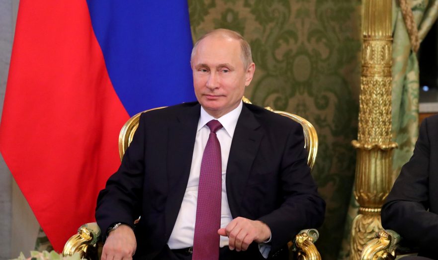 Путин назвал поднявших «бучу» из-за открытия авиасообщения с Грузией «совсем спятившими»