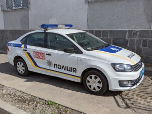 В Киеве неизвестный расстрелял прохожих и взял заложника