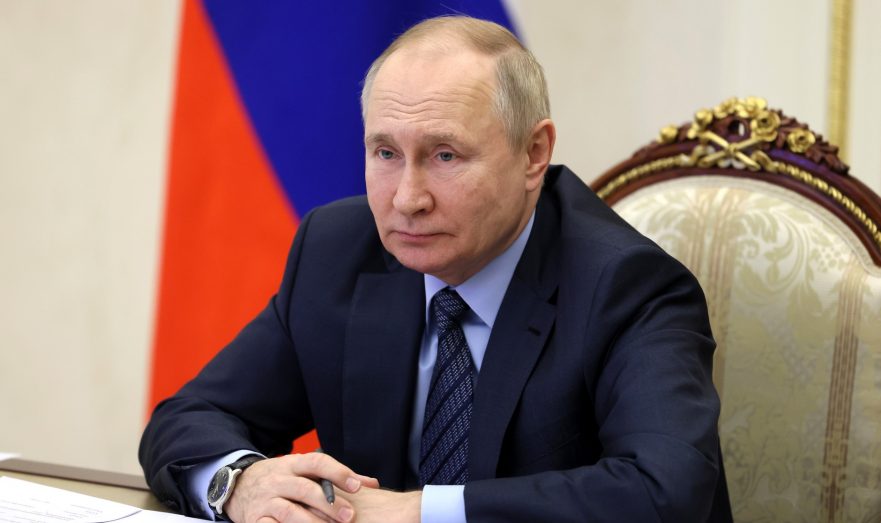 Путин: ВС РФ в зоне СВО на 85-90% укомплектованы современным оружием