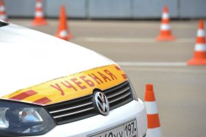 Автоэксперт Сажин объяснил, почему обучение в автошколах РФ подорожало в 2,5 раза