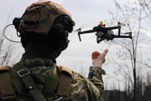 В Воронеже беспилотник врезался в жилую многоэтажку