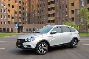 В гараж Госдумы поступили отечественные машины Lada Vesta для депутатов