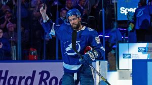 Кучеров получил травму в матче НХЛ с «Вашингтоном» после удара в борт