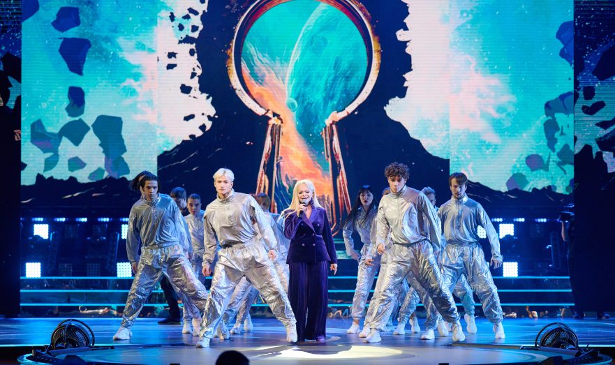 Продюсер Сазыкина не может продать квартиру из-за Долиной