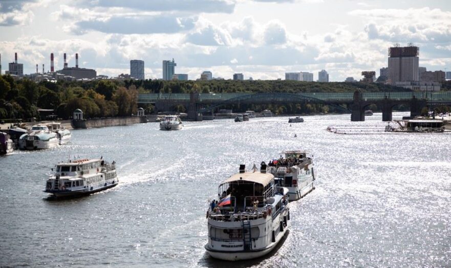 Речные прогулки по Москве-реке: Что нужно успеть увидеть до конца лета