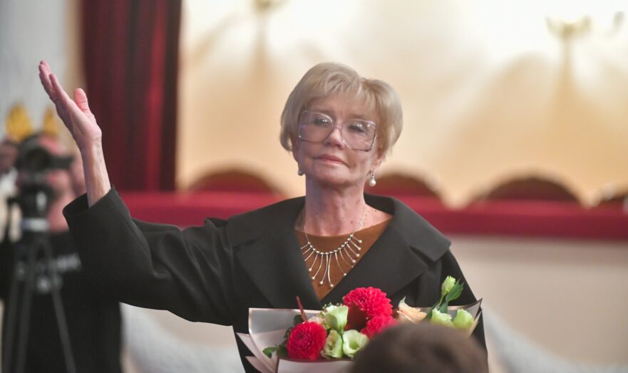 Меньшова: Алентова мечтала уйти, улетев как птичка