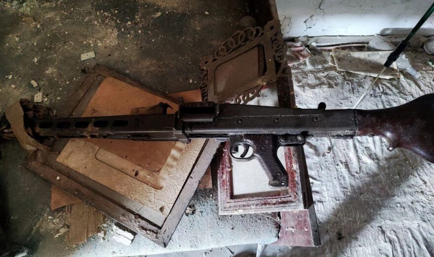 В ЛНР росгвардейцы обнаружили тайник с оружием 